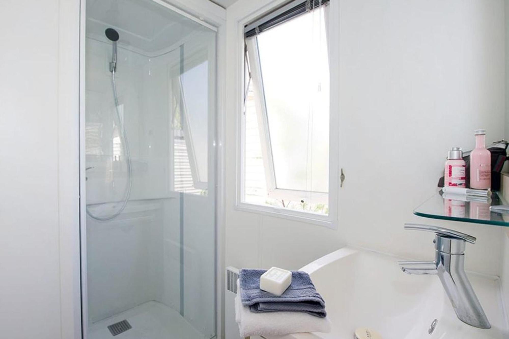 Mobile Home Camping Marvilla Parks Le Petit Mousse M028 Виас Экстерьер фото
